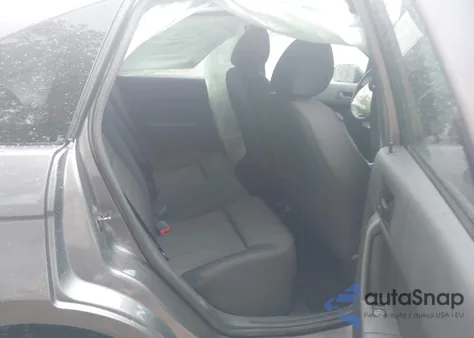 2010 Ford Focus Se z USA, uszkodzony, nr VIN 1FAHP3FNXAW164525